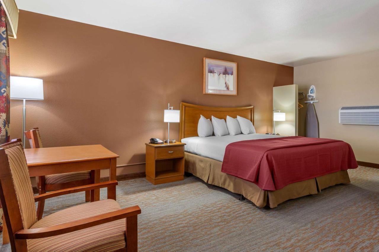 Best Western Canyon De Chelly Inn Чинли Екстериор снимка