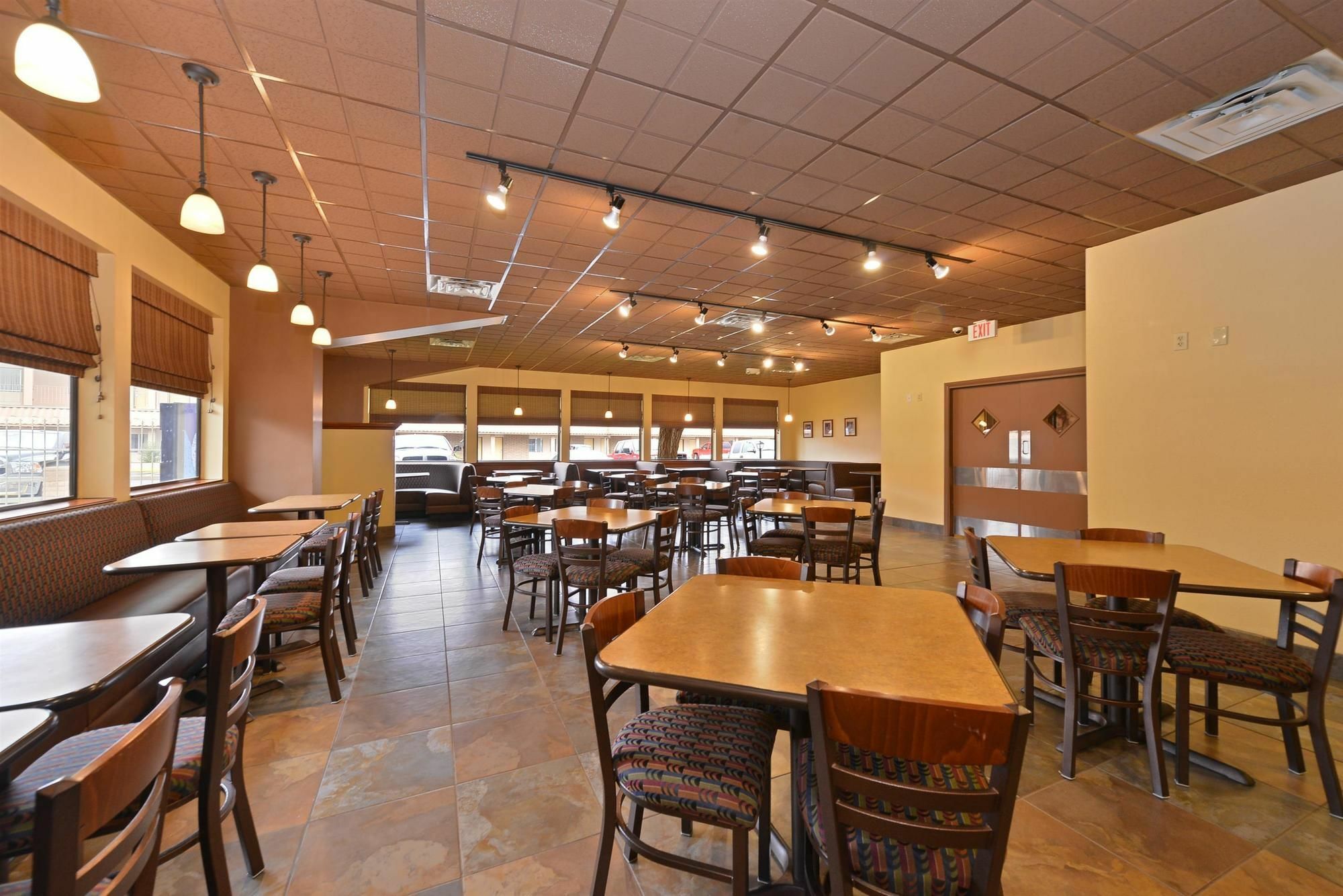 Best Western Canyon De Chelly Inn Чинли Екстериор снимка